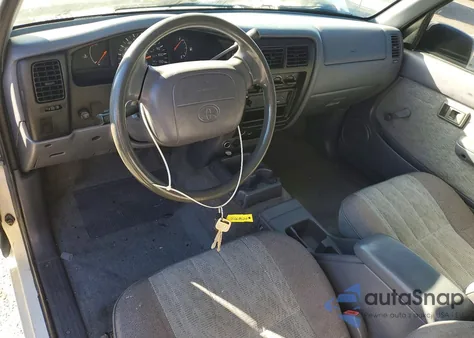 1998 Toyota Tacoma Xtracab z USA, uszkodzony, nr VIN 4TAVL52N7WZ149380